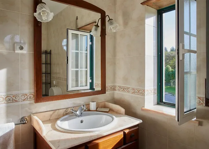 Holiday home Chale Da Malvarosa Atouguia Da Baleia